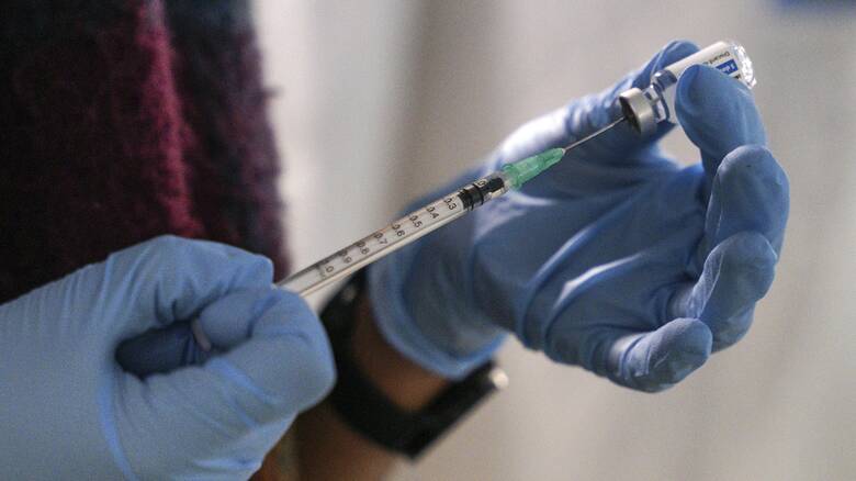Κορωνοϊός: «Πράσινο φως» για την 4η δόση εμβολίου σε ανοσοκατεσταλμένους - Η εισήγηση της Επιτροπής