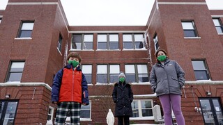 ΗΠΑ: Άνοιξαν τα σχολεία στη Βοστώνη παρά τις ελλείψεις εκπαιδευτικών