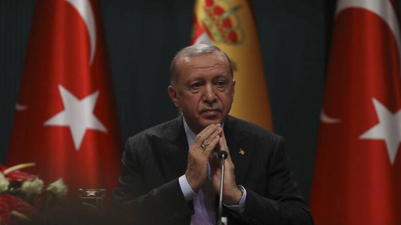 Τουρκία: «Βυθίζεται» στις δημοσκοπήσεις μαζί με την οικονομία ο Ερντογάν