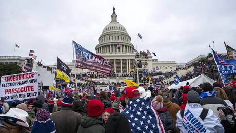 Ο διχασμός τρώει τα σωθικά των ΗΠΑ: 3 στους 4 Αμερικανούς φοβούνται κατάρρευση της δημοκρατίας