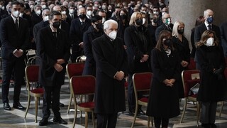 Σακελλαροπούλου στην κηδεία Σασόλι: Αποχαιρετώ έναν αφοσιωμένο Ευρωπαίο και φίλο της Ελλάδας