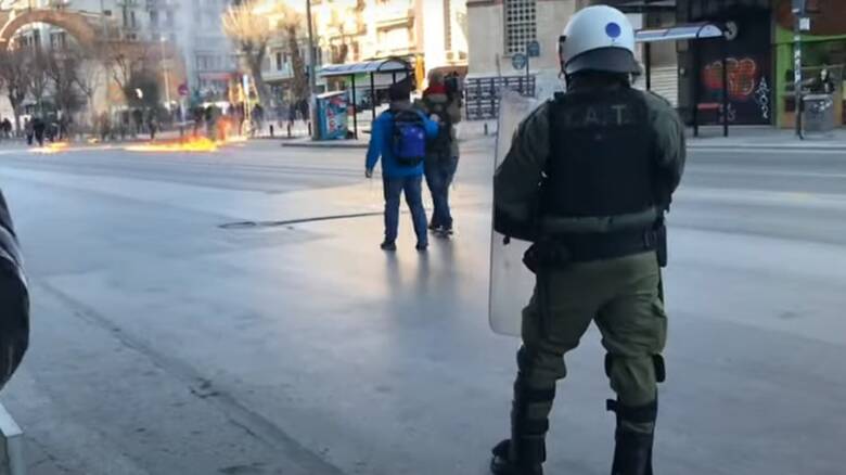 Θεσσαλονίκη: Επεισόδια στην πορεία των αντιεξουσιαστών για την εκκένωση των καταλήψεων στο ΑΠΘ