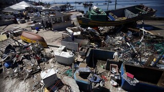 Τσουνάμι: Συγκλονιστικά πλάνα από τα κύματα και την ηφαιστειακή έκρηξη στην Τόνγκα