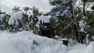 Κοζάνη: Παγιδευμένοι στο χιόνι για 6η ημέρα - Mε ελικόπτερο o απεγκλωβισμός τους