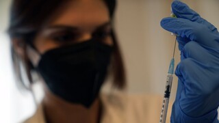 Διεθνή ΜΜΕ: Έφερε αποτελέσματα ο υποχρεωτικός εμβολιασμός στην Ελλάδα