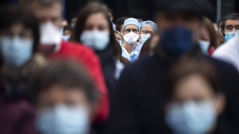 Κορωνοϊός: Το εκρηκτικό «κοκτέιλ» γρίπης και Covid απειλεί την Ευρώπη - Ανήσυχοι οι επιστήμονες
