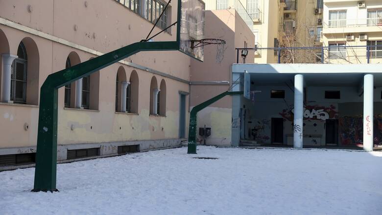 Κακοκαιρία «Ελπίδα»: Πού θα παραμείνουν κλειστά τα σχολεία λόγω χιονοπτώσεων