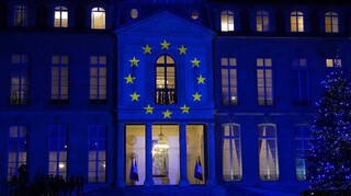 Ουκρανική κρίση: Σε απευθείας διάλογο ΕΕ - Ρωσίας επιμένει η Γαλλία