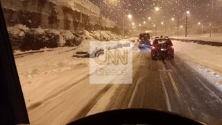 Καταγγελία στο CNN Greece: «Λιώναμε χιόνι στην Αττική Οδό για να πιούμε νερό-Ψίχουλα τα 2.000 ευρώ»