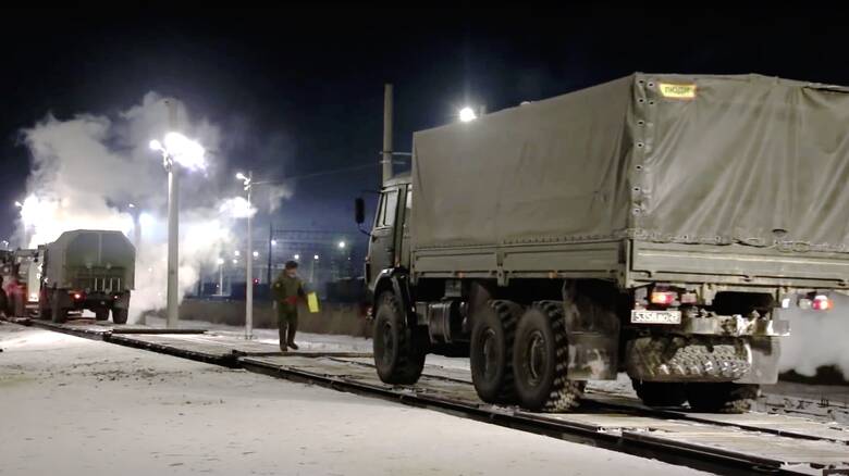 Reuters: Φιάλες αίματος συγκεντρώνουν οι ρωσικές δυνάμεις στα σύνορα με την Ουκρανία