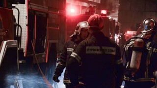 Τραγωδία στο Κολωνάκι: Νεκρή γυναίκα από πυρκαγιά σε διαμέρισμα - Αποκοιμήθηκε με αναμμένο τσιγάρο
