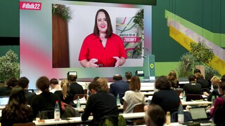 Γερμανία: Η Ρικάρντα Λανγκ και ο Όμνιντ Νουριπούρ το νέο ηγετικό δίδυμο των Πρασίνων