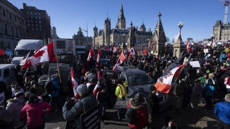 Καναδάς: Σε κλοιό διαδηλωτών η Οτάβα για τον υποχρεωτικό εμβολιασμό- Φυγαδεύτηκε η οικογένεια Τριντό