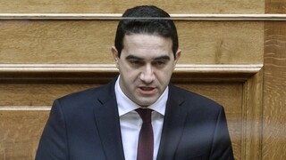 Πρόταση μομφής - Κατρίνης: «Η Ελλάδα δεν ανήκει ούτε στη ΝΔ ούτε στον ΣΥΡΙΖΑ»