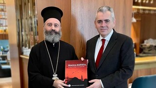 Χαρακόπουλος με Αρχιεπίσκοπο Αυστραλίας: Οι ομογενείς υπερήφανοι για την καταγωγή τους