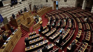Κώστας Τασούλας: «Πρότυπο ήθους» ο Χρήστος Σαρτζετάκης - Η Βουλή τίμησε τον πρώην Πρόεδρο