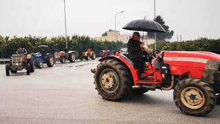 Στους δρόμους οι αγρότες της Θεσσαλίας: Τρακτέρ κατεβαίνουν στον κόμβο της Νίκαιας