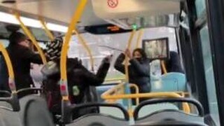 Λονδίνο: Επίθεση με ματσέτα και σιδηρολοστό μέσα σε λεωφορείο