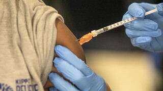 Έρευνα: Ασφαλής και αποτελεσματική η χορήγηση τρίτης δόσης κορωνοϊού και αντιγριπικού εμβολίου μαζί