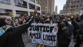 Μινεάπολη: Στους δρόμους ξανά οι διαδηλωτές μετά τον θάνατο του 23χρονου Αμίρ από αστυνομικούς