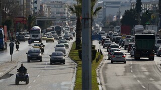 Κίνηση στους δρόμους: Στο «κόκκινο» η εθνική οδός - Πού παρατηρούνται καθυστερήσεις