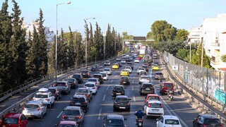 Κίνηση: Κυκλοφοριακό χάος στον Κηφισό - Καθυστερήσεις σε αρκετούς δρόμους του λεκανοπεδίου