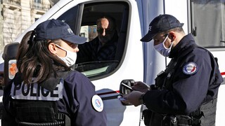 Στη Γαλλία το «κομβόι ελευθερίας»: Μπλόκο της αστυνομίας σε 500 φορτηγά που κατευθύνονταν στο Παρίσι