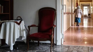 «Δίναμε κατασταλτικά σαν καραμέλες»: Μαρτυρία κόλαφος πρώην εργαζόμενης στο γηροκομείο στα Χανιά