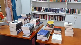 Λογοτεχνικά βιβλία από το Μαξίμου για την ενίσχυση της βιβλιοθήκης Λυκείου στο Αγρίνιο