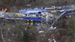 Σύγκρουση τρένων κοντά στο Μόναχο: Ένας νεκρός, τουλάχιστον 30 τραυματίες