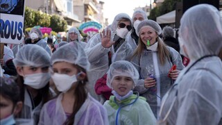 Κορωνοϊός: Εστίες υπερμετάδοσης οι καρναβαλικές εκδηλώσεις - Ποια μέτρα «δεν πρέπει να αρθούν»