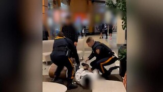 ΗΠΑ: Οργή μετά τη δημοσίευση βίντεο που δείχνει αστυνομικούς να διαλύουν καβγά μεταξύ εφήβων