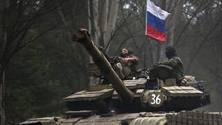 Με «στρατιωτικοτεχνικά» μέτρα προειδοποιεί η Ρωσία τις ΗΠΑ αλλά αρνείται την εισβολή στην Ουκρανία
