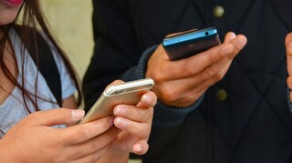 Mobilefees.gov.gr: Βήμα βήμα η διαδικασία για την απαλλαγή από τέλη κινητής τηλεφωνίας