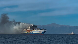 Euroferry Olympia: Βρέθηκε ζωντανός ένας από τους επιβάτες στην πρύμνη του πλοίου