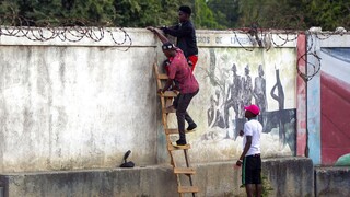 Η Δομινικανή Δημοκρατία άρχισε να οικοδομεί τείχος στα σύνορά της με την Αϊτή