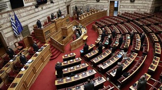 Πολιτική αντιπαράθεση για το παραδικαστικό: Εξηγήσεις ζητούν ΝΔ και ΚΙΝΑΛ - Τι απαντά ο ΣΥΡΙΖΑ