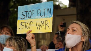 Δραματική Σύνοδος Κορυφής της ΕΕ ενώ η Ρωσία βομβαρδίζει την Ουκρανία