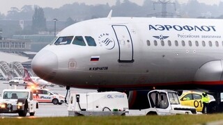 Reuters: Η ΕΕ εξετάζει την απαγόρευση ρωσικών πτήσεων - Ποιες χώρες έκλεισαν τον εναέριο χώρο τους