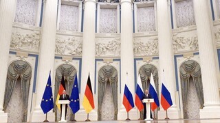 Ουκρανία: Επικοινωνία Πούτιν - Σολτς μετά τη «στροφή» του Βερολίνου ενόψει ειρηνευτικών συνομιλιών