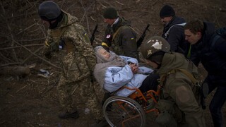 CNNi: Εικόνες καταστροφής στο Μικολάιβ - «Οι Ρώσοι φίλοι μας μάς πρόδωσαν» (vid)