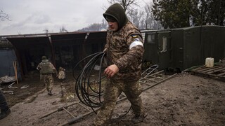 Πόλεμος Ουκρανία: Δραματικές μαρτυρίες αμάχων στο βομβαρδισμένο Μικολάιβ