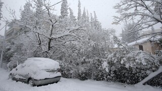 Κακοκαιρία Φίλιππος: Χιονίζει στην Αττική - Κλειστοί δρόμοι και σχολεία - Πού χρειάζονται αλυσίδες