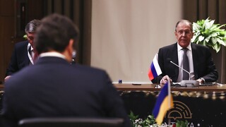 Συνάντηση Λαβρόφ - Κουλέμπα: «Μαύρος καπνός» στις διαπραγματεύσεις Ρωσίας - Ουκρανίας