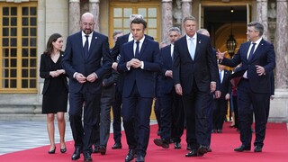 Σύνοδος Κορυφής στις Βερσαλλίες: Στήριξη στην Ουκρανία, «όχι» σε fast – track ένταξη
