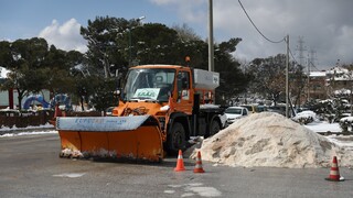 Κακοκαιρία «Φίλιππος»: Χιονίζει στην Αττική - Κλειστοί δρόμοι, αλλαγή δρομολογίων στα ΜΜΜ