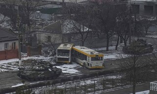 Πόλεμος Ουκρανία: Τανκ στους δρόμους της Μαριούπολης - Κερδίζουν έδαφος οι ρωσικές δυνάμεις