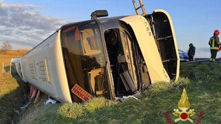 Τραγωδία στην Ιταλία: Ανετράπη λεωφορείο με Ουκρανούς πρόσφυγες - Mια νεκρή