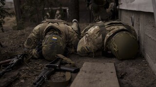 Πόλεμος Ουκρανία: Ρωσικοί βομβαρδισμοί κοντά στην Οδησσό - Φόβοι για νυχτερινή απόβαση
