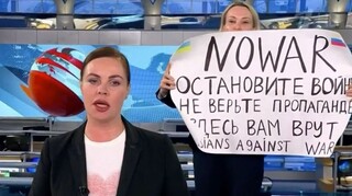 Μαρίνα Οβσιανίκοβα: Δηλώνει «πατριώτισσα» και αρνείται την πρόταση Μακρόν για χορήγηση ασύλου